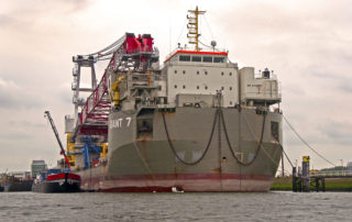hull cleaning in port